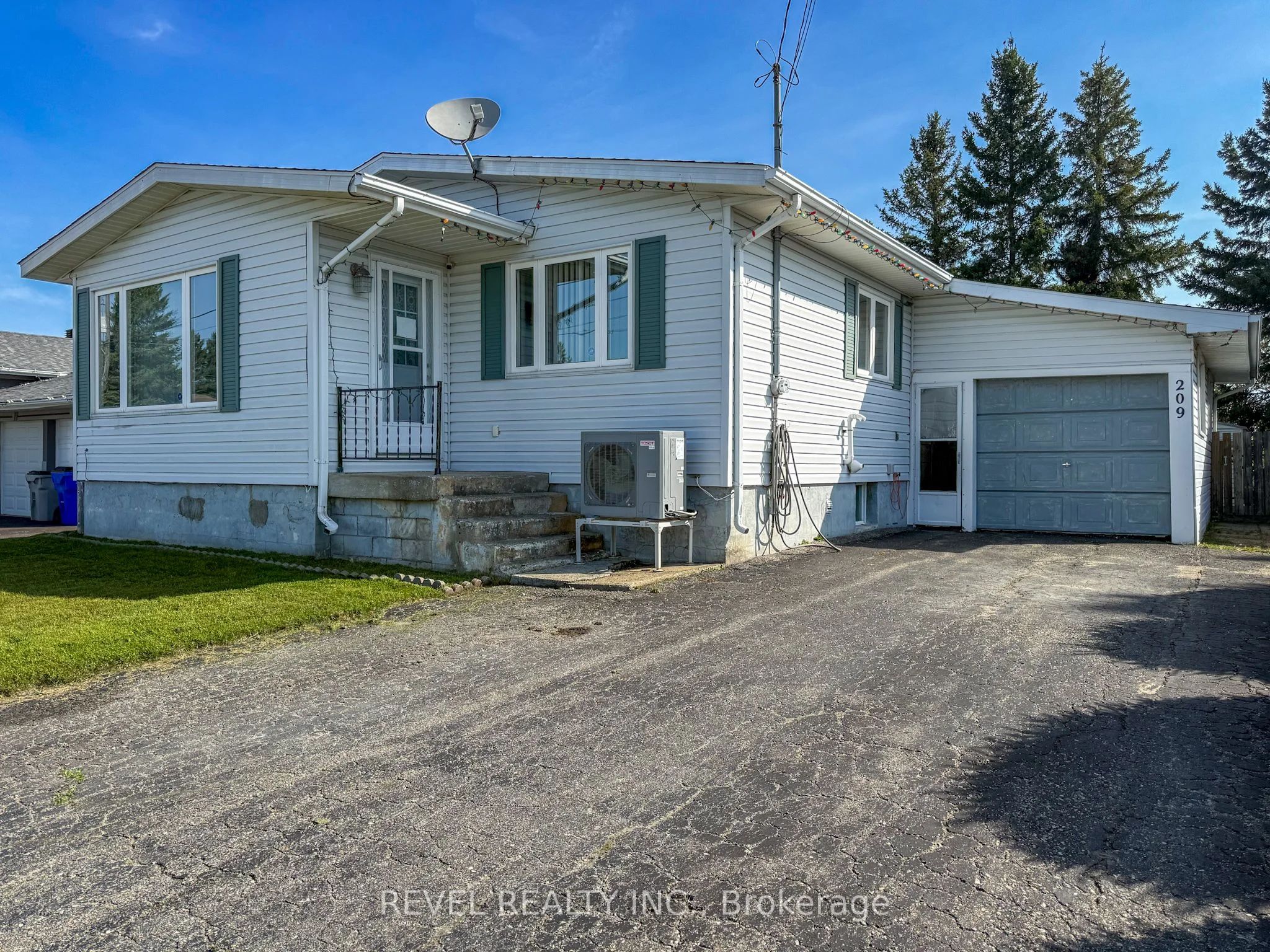 209 Ottolen Street, Timmins, ON P0N 1C0