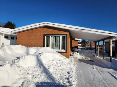 Detached in Kirkland Lake