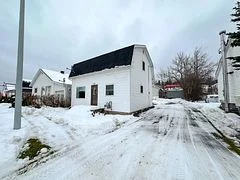 618 Montrock Street, Iroquois Falls, On P0k 1e0
