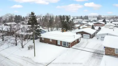 1317 Prince Street, Hearst, ON P0L 1N0