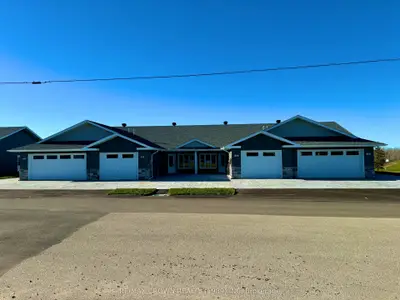 20 Golf Street, Kapuskasing, On P5n 3j6