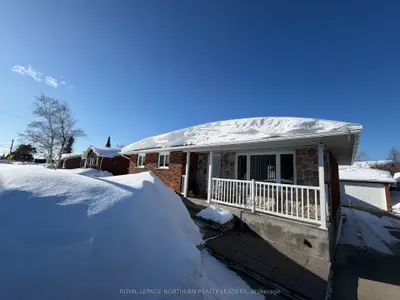 880 Park Avenue, Timmins, ON P4N 3Y2