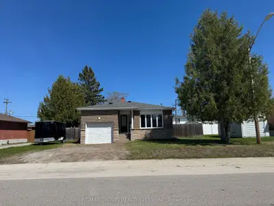 27 Ottawa Street, Kapuskasing, On P5n 1y6