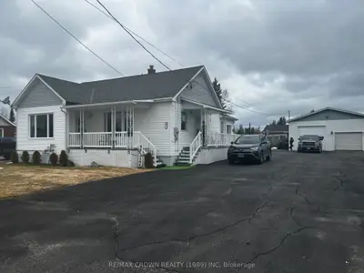 37 Leonard Moonbeam Avenue N, Kapuskasing, On P0l 1v0