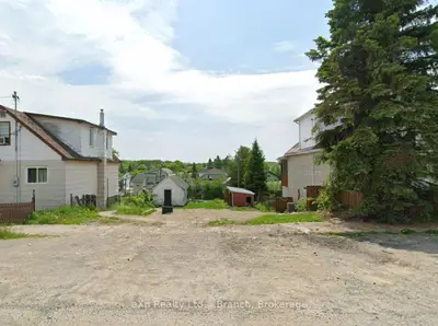 17 Mckelvie Avenue, Kirkland Lake, On P2n 2k3