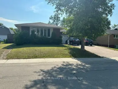 35 Ottawa Street, Kapuskasing, On P5n 1y6