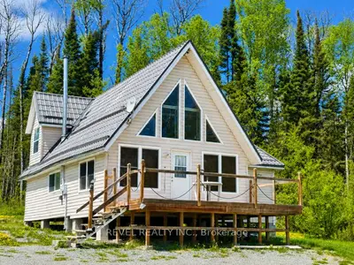 Detached in Timmins