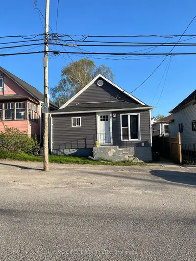 Detached in Timmins