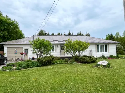Detached in Englehart