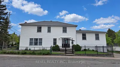 Detached in Timmins