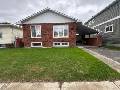 Detached in Timmins