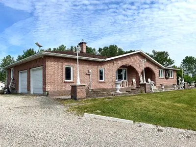 8 Michael Street, Englehart, On P0j 1h0