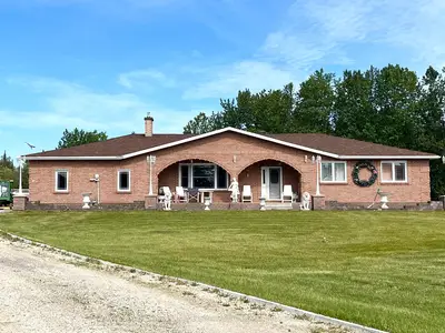8 Michael Street, Englehart, On P0j 1h0
