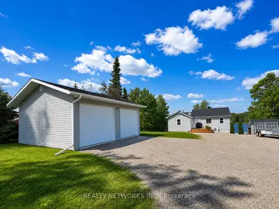 Detached in Timmins