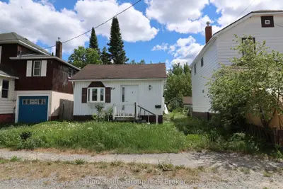 Detached in Kirkland Lake