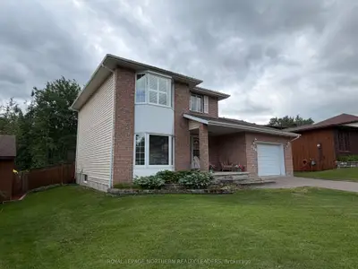Detached in Timmins
