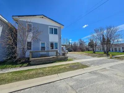 Duplex in Iroquois Falls