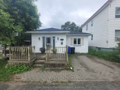 Detached in Kirkland Lake