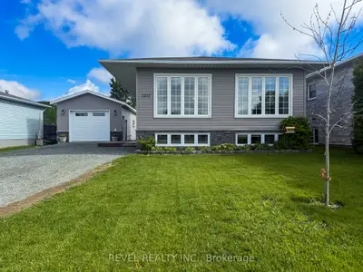 Detached in Timmins