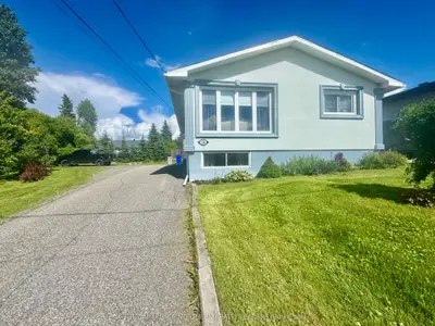 Detached in Timmins