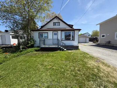 Detached in Kirkland Lake