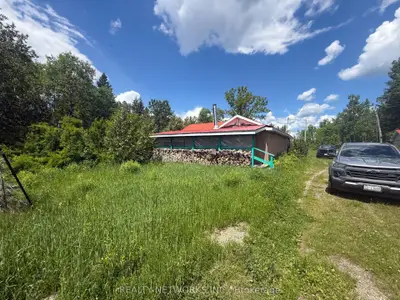 Detached in Iroquois Falls