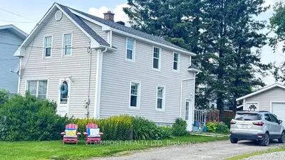 Detached in Timmins