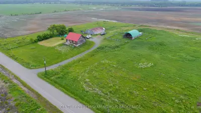 Detached in Englehart