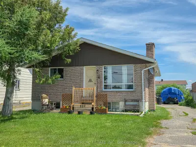 Detached in Black River-Matheson