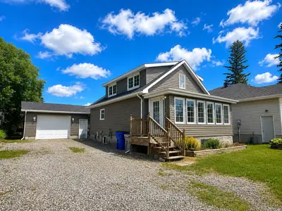 Detached in Timmins