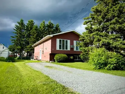 Detached in Timmins