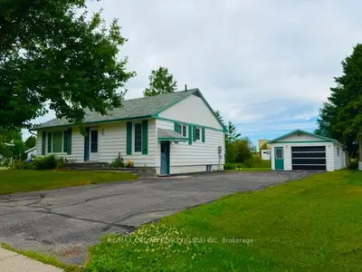 Detached in Hearst