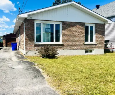 Detached in Timmins