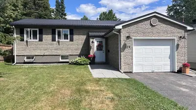 Detached in Timmins