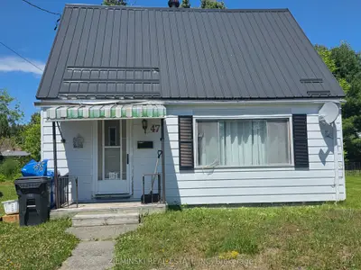 Detached in Kirkland Lake