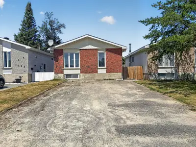 Detached in Timmins