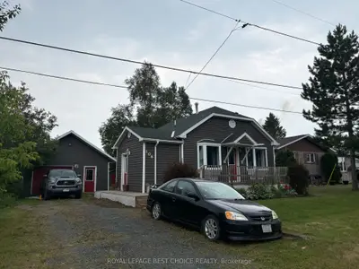 Detached in Englehart