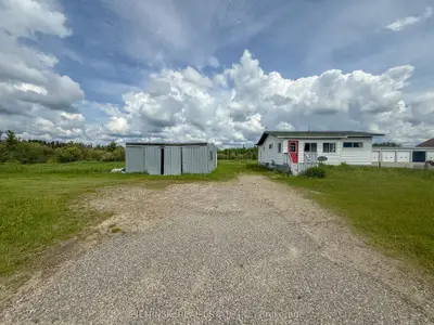 Detached in Iroquois Falls