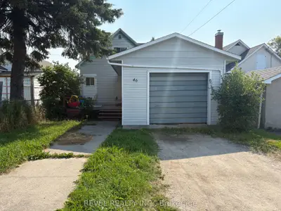 Detached in Timmins