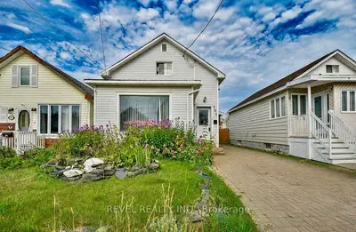 Detached in Timmins
