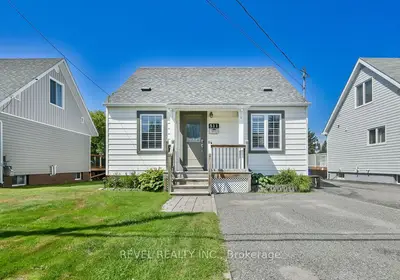 Detached in Timmins
