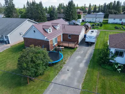 Detached in Englehart