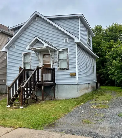 Detached in Timmins