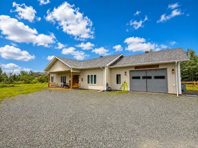 Detached in Timmins