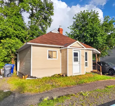Detached in Kirkland Lake