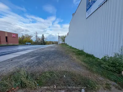 126 Sixth Avenue, Cochrane, On P0l 1c0