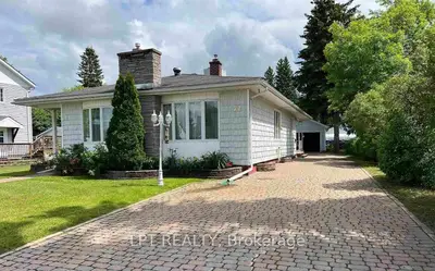 72 Dominion Avenue, Kapuskasing, On P5n 1p4