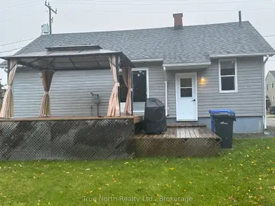 8 Montgomery Avenue, Kapuskasing, On P5n 1m5