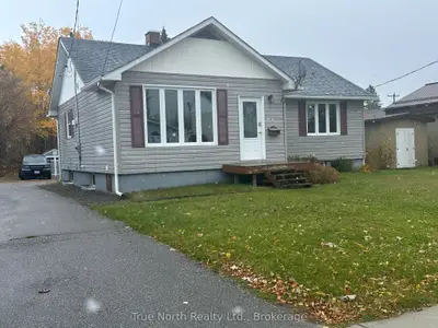 8 Montgomery Avenue, Kapuskasing, On P5n 1m5