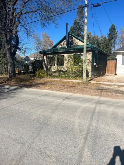 10 Golden Avenue, Timmins, On P0n 1h0
